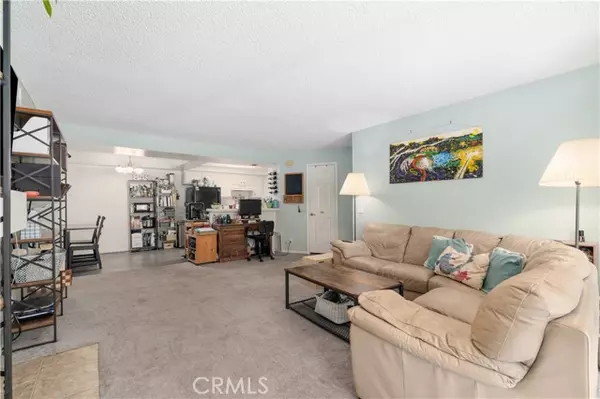 Pomona, CA 91766,49 Town And Country Road