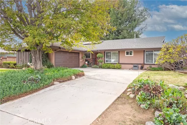 Covina, CA 91724,423 N Greer