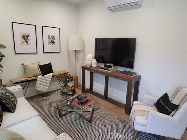 Los Angeles, CA 90065,3649 cazador