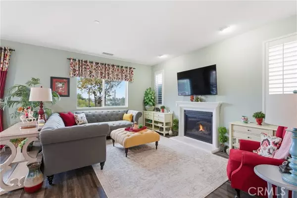 Corona, CA 92883,11528 Valley Oak