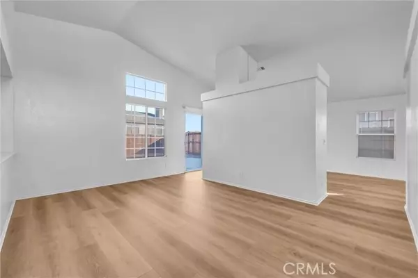 Hesperia, CA 92344,9369 Dragon Tree