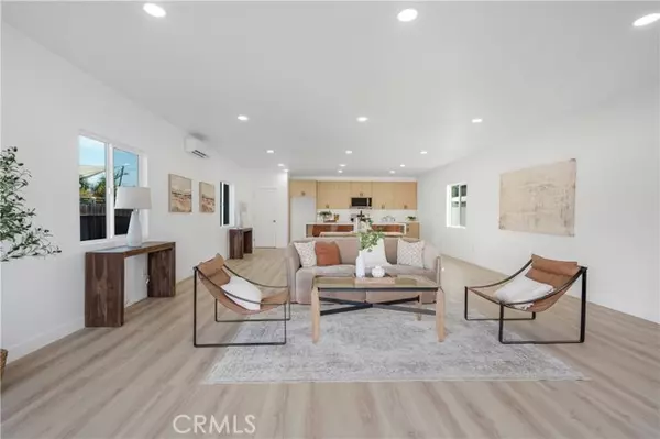 Brea, CA 92821,320 S Redwood