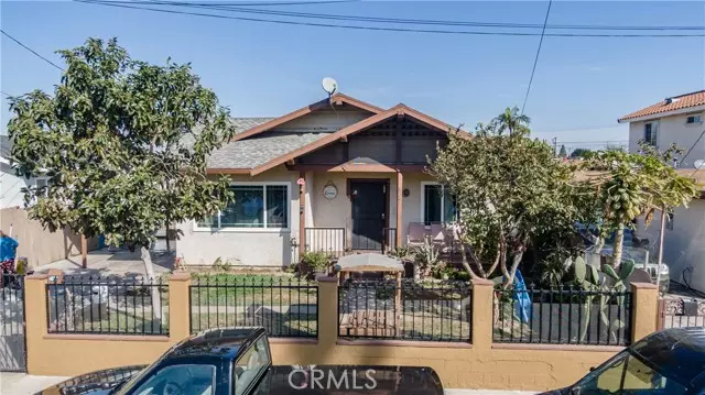 Paramount, CA 90723,8321 Wilbarn Street