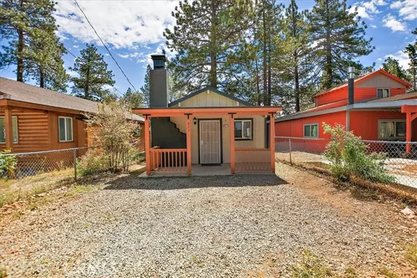 523 San Bernardino Avenue, Sugarloaf, CA 92386