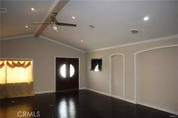 10251 Haddon Avenue, Pacoima (los Angeles), CA 91331