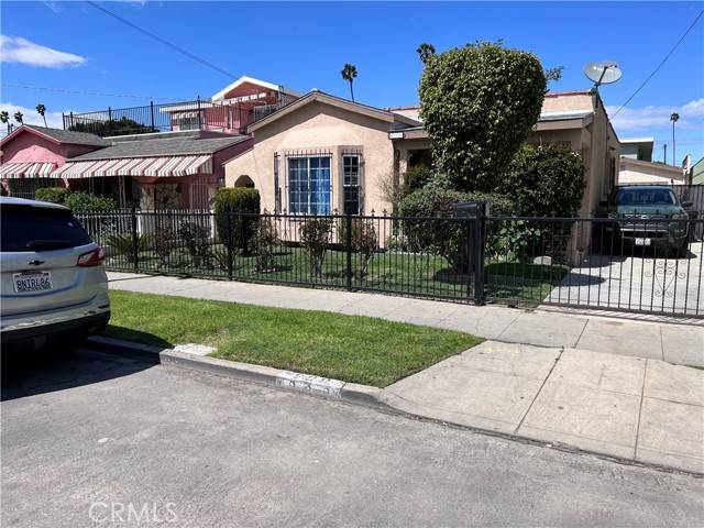 835 W 70th Street, Los Angeles, CA 90044