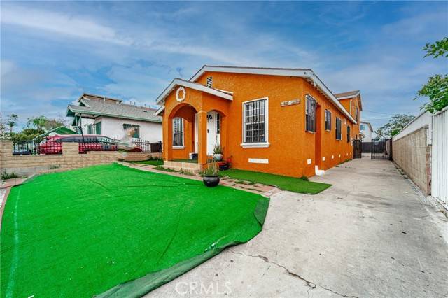423 E 102nd Street, Los Angeles, CA 90003