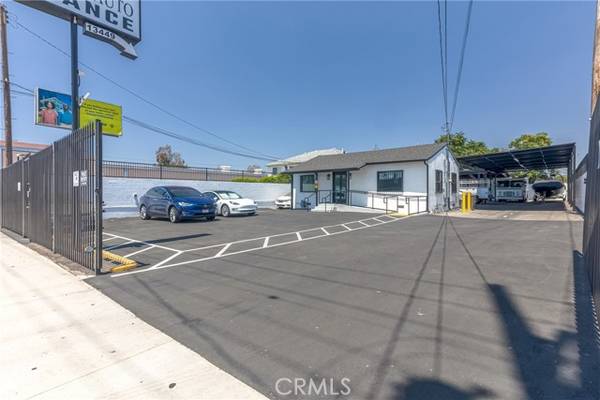 13449 Van Nuys Boulevard, Pacoima (los Angeles), CA 91331