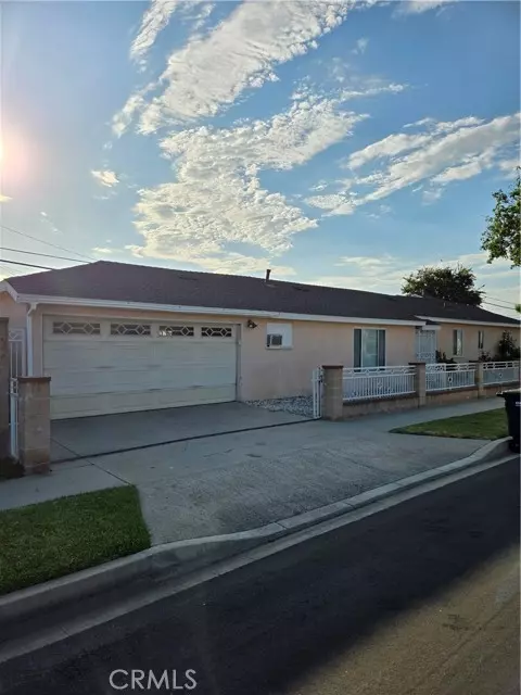 Bellflower, CA 90706,9158 Olive Street