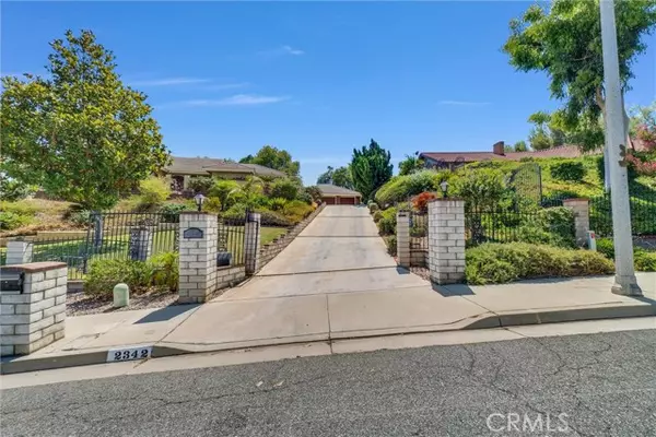 Riverside, CA 92506,2342 Boulder Bluffs Court