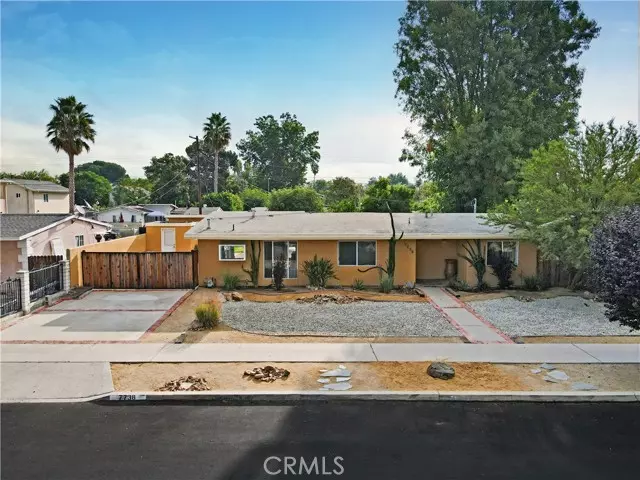 Reseda (los Angeles), CA 91335,7738 Aura Avenue