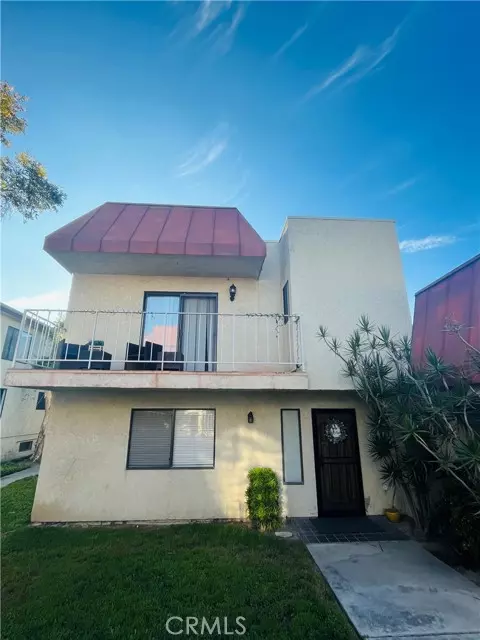 Downey, CA 90240,9227 Florence Avenue #15