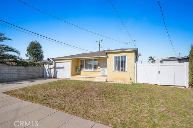 935 W Poplar Street, Compton, CA 90220