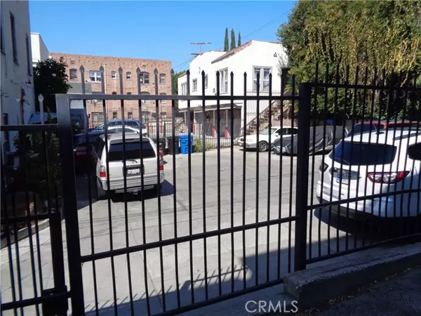 Los Angeles, CA 90004,152 S Westmoreland Avenue