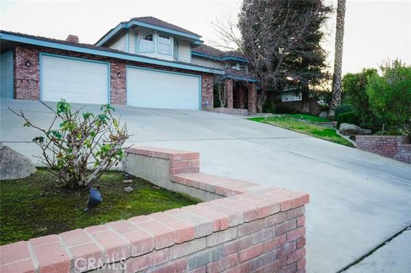 6305 Highland Knolls Drive, Bakersfield, CA 93306