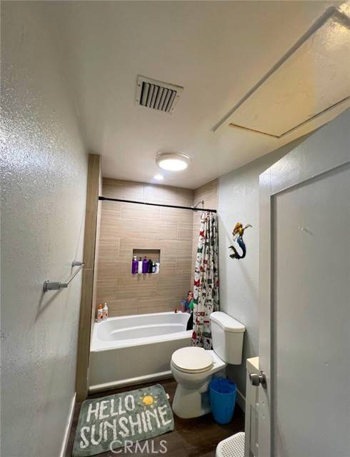 Long Beach, CA 90805,1917 E 61st