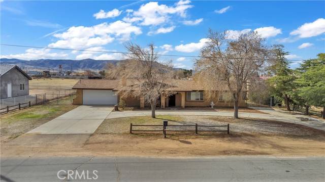 21775 Sioux Road, Apple Valley, CA 92308
