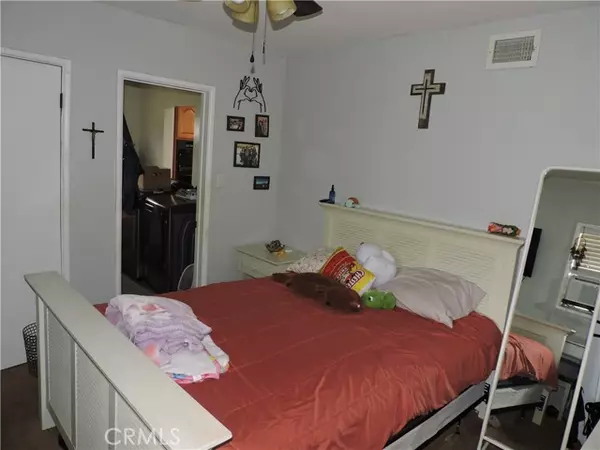 Arleta (los Angeles), CA 91331,9472 Woodale Avenue