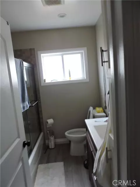 Arleta (los Angeles), CA 91331,9472 Woodale Avenue