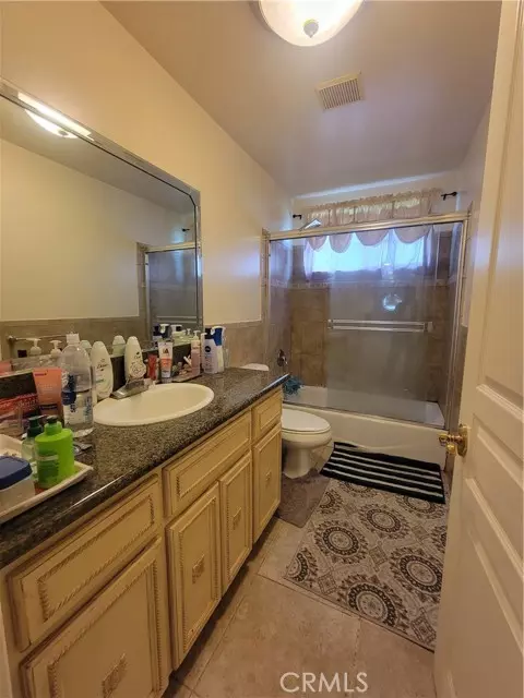 Paramount, CA 90723,8009 Rose Street