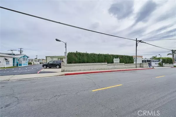 Lomita, CA 90717,24100 Pennsylvania Street #103