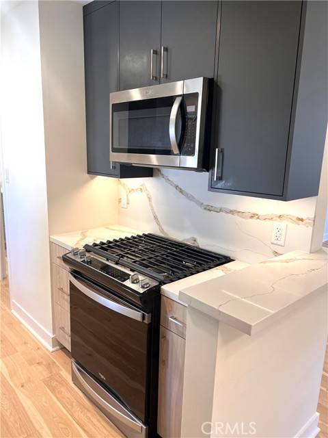 Valley Village, CA 91601,5126 Colfax Avenue