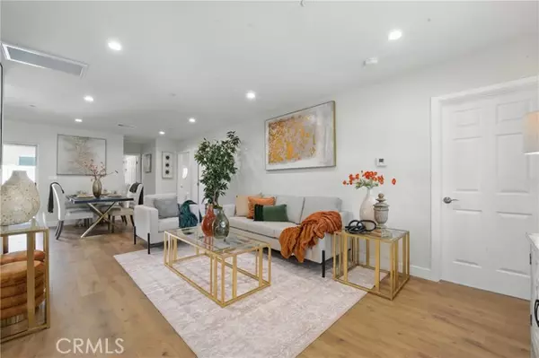 North Hollywood (los Angeles), CA 91605,8142 Vantage Avenue
