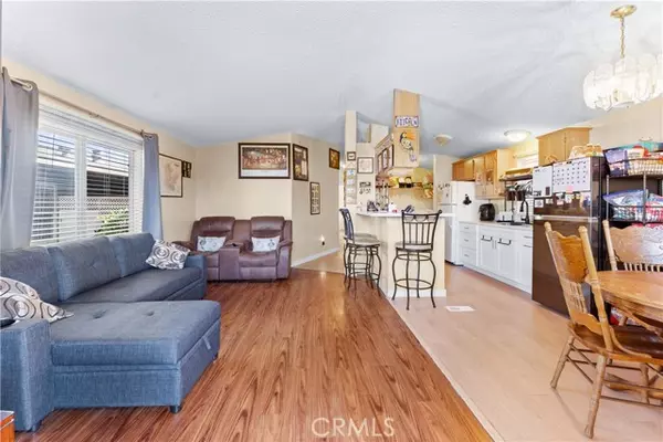 South Gate, CA 90280,10001 W Frontage Road #188