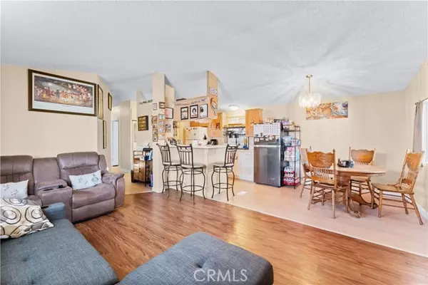 South Gate, CA 90280,10001 W Frontage Road #188