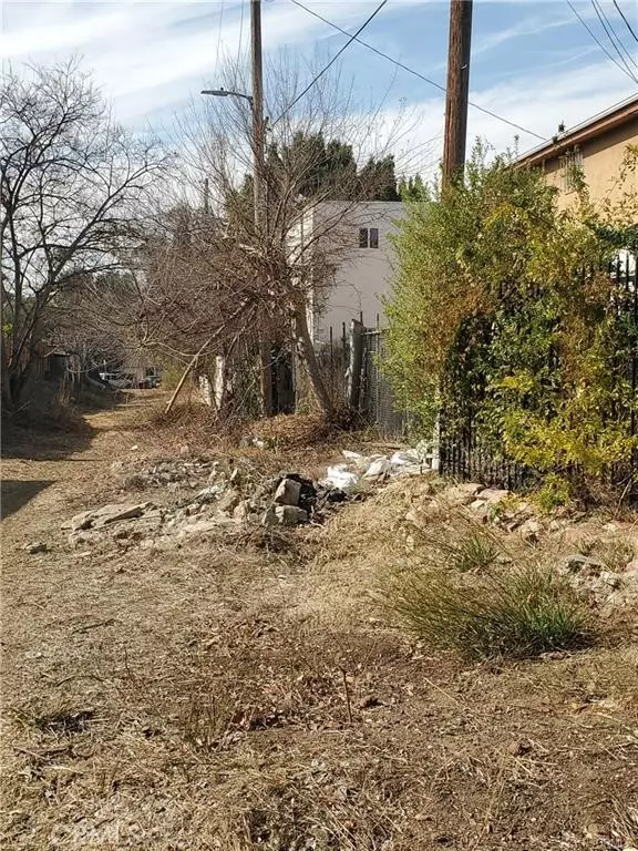 Los Angeles, CA 90042,5925 Hayes Avenue