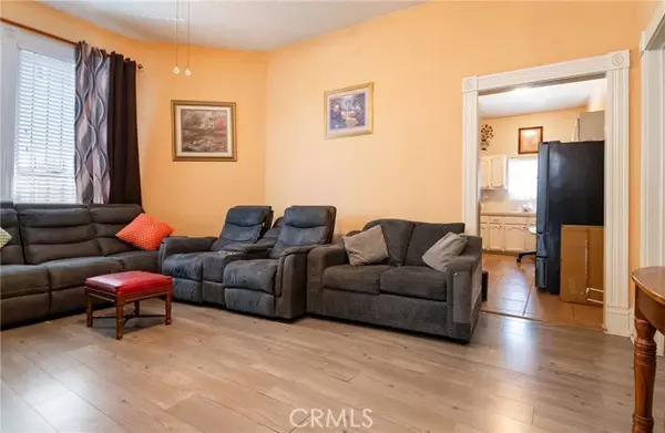 Los Angeles, CA 90003,126 E 95th Street