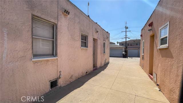 South Gate, CA 90280,8933 Bowman Avenue