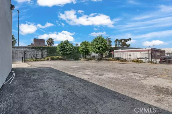 Compton, CA 90221,1102 N Rose Avenue