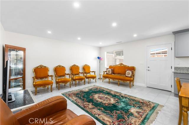 Downey, CA 90242,8548 Boyson Street