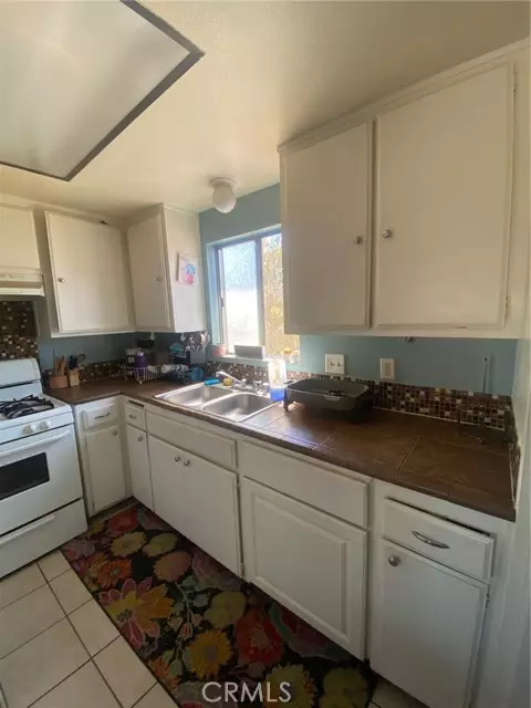 Fontana, CA 92335,8998 Mango Avenue #H