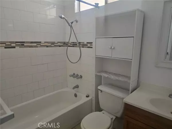 Whittier, CA 90602,13602 Penn Street #3