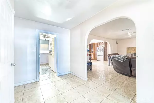 Hesperia, CA 92345,8998 Avocado Avenue