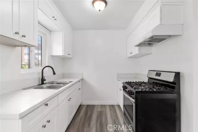 Los Angeles, CA 90044,925 W 76th Street #2