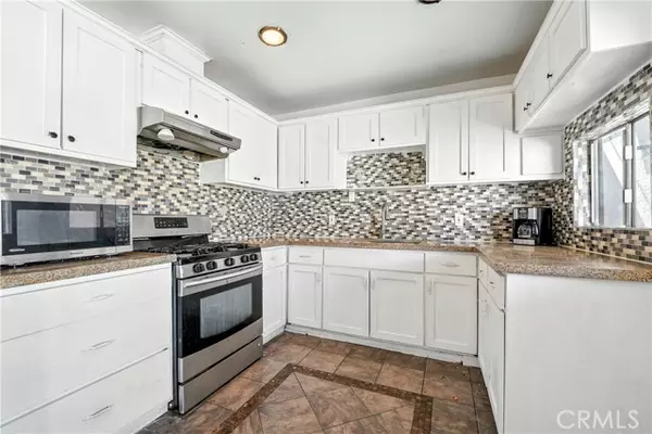 South Gate, CA 90280,10333 Capistrano Avenue