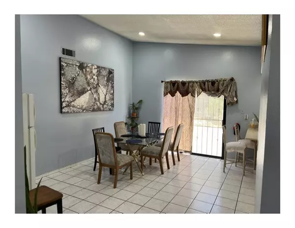 Fontana, CA 92335,17053 Pinedale Court
