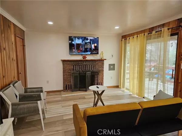 Running Springs, CA 92382,32868 Deer Lane