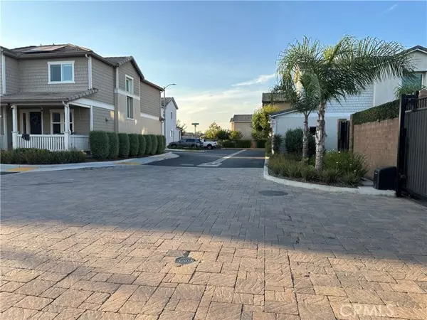 Compton, CA 90221,16 Manzanita Lane