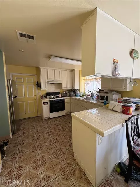 Bell Gardens, CA 90201,5542 Sun Lane