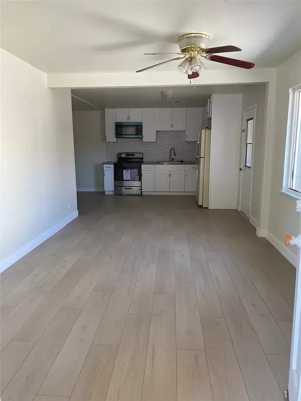 Lancaster, CA 93534,1223 W Avenue H12