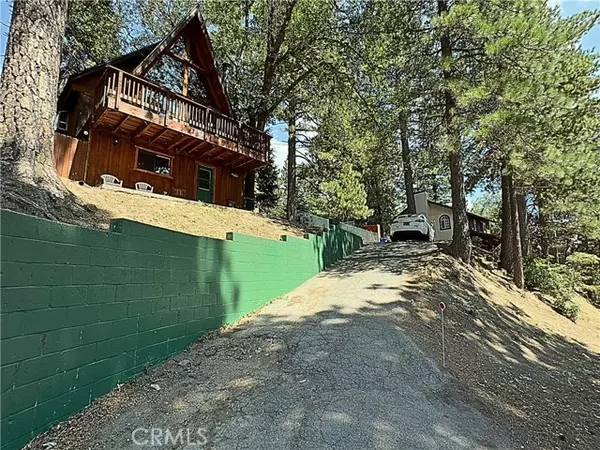 31450 Ocean View Drive, Running Springs, CA 92382