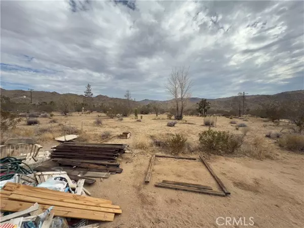 Joshua Tree, CA 92252,63576 Single Tree Road