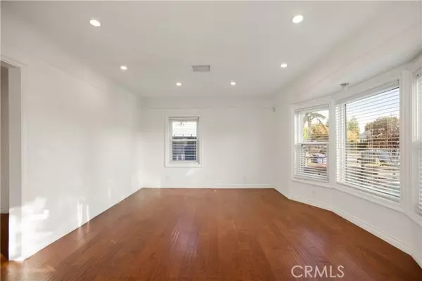 South Gate, CA 90280,6019 Florence Avenue