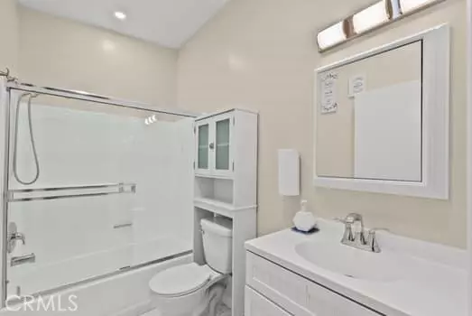 Chatsworth (los Angeles), CA 91311,9950 Jordan Avenue #10