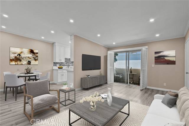 9950 Jordan Avenue #10, Chatsworth (los Angeles), CA 91311