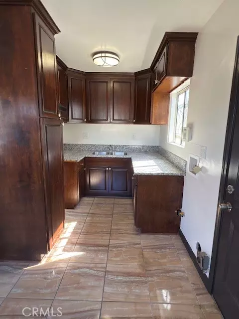 Compton, CA 90220,836 W Cedar